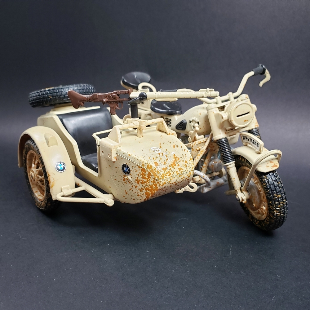 BMW R75 Afrika Korps Model Bike 1/15 Scale